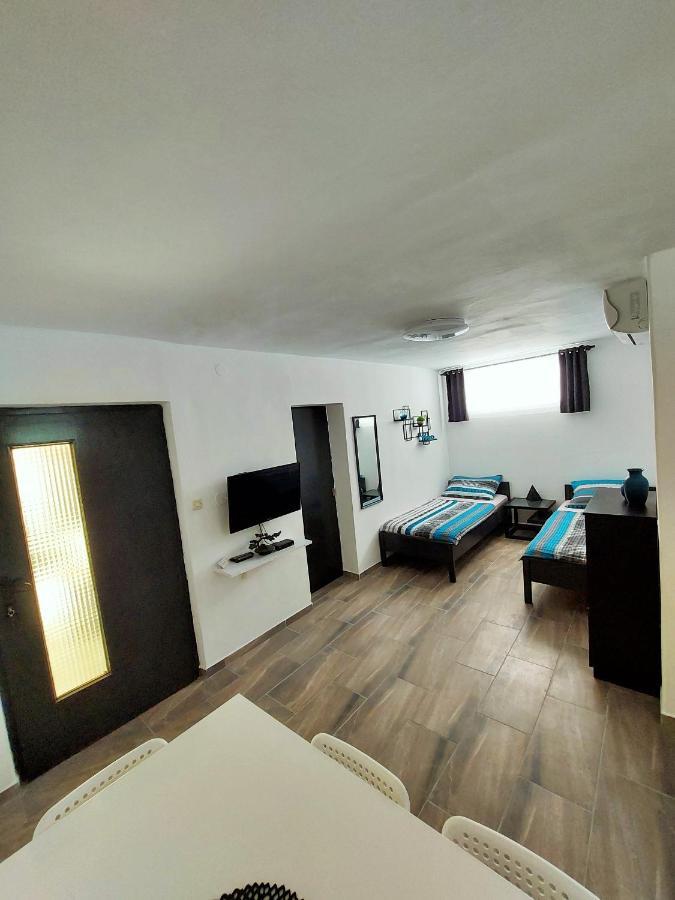 Apartments Maltasic Вир Екстер'єр фото